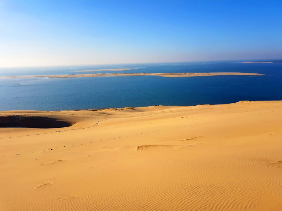 Dune, arguin, et au loin ...