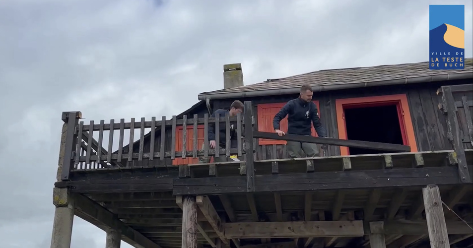 Déconstruction de la cabane tchanquée n°3 au Bassin d'Arcachon : Un chantier majeur pour le patrimoine local Déconstruction de la cabane tchanquée n°3 au Bassin d'Arcachon : Un chantier majeur pour le patrimoine local