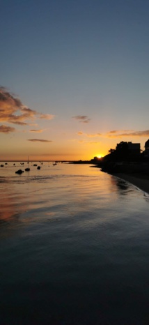 Les couleurs changeantes du Bassin d’Arcachon : pourquoi l’eau est-elle parfois verte, bleue ou brune ? Les couleurs changeantes du Bassin d’Arcachon : pourquoi l’eau est-elle parfois verte, bleue ou brune ?