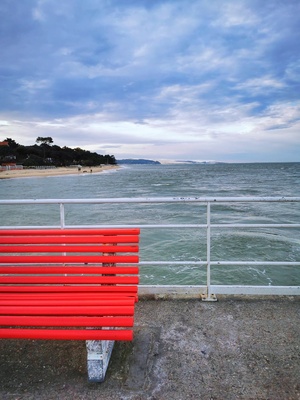 Vue sur la dune du Pilat depuis la jetée du Moulleau Vue sur la dune du Pilat depuis la jetée du Moulleau