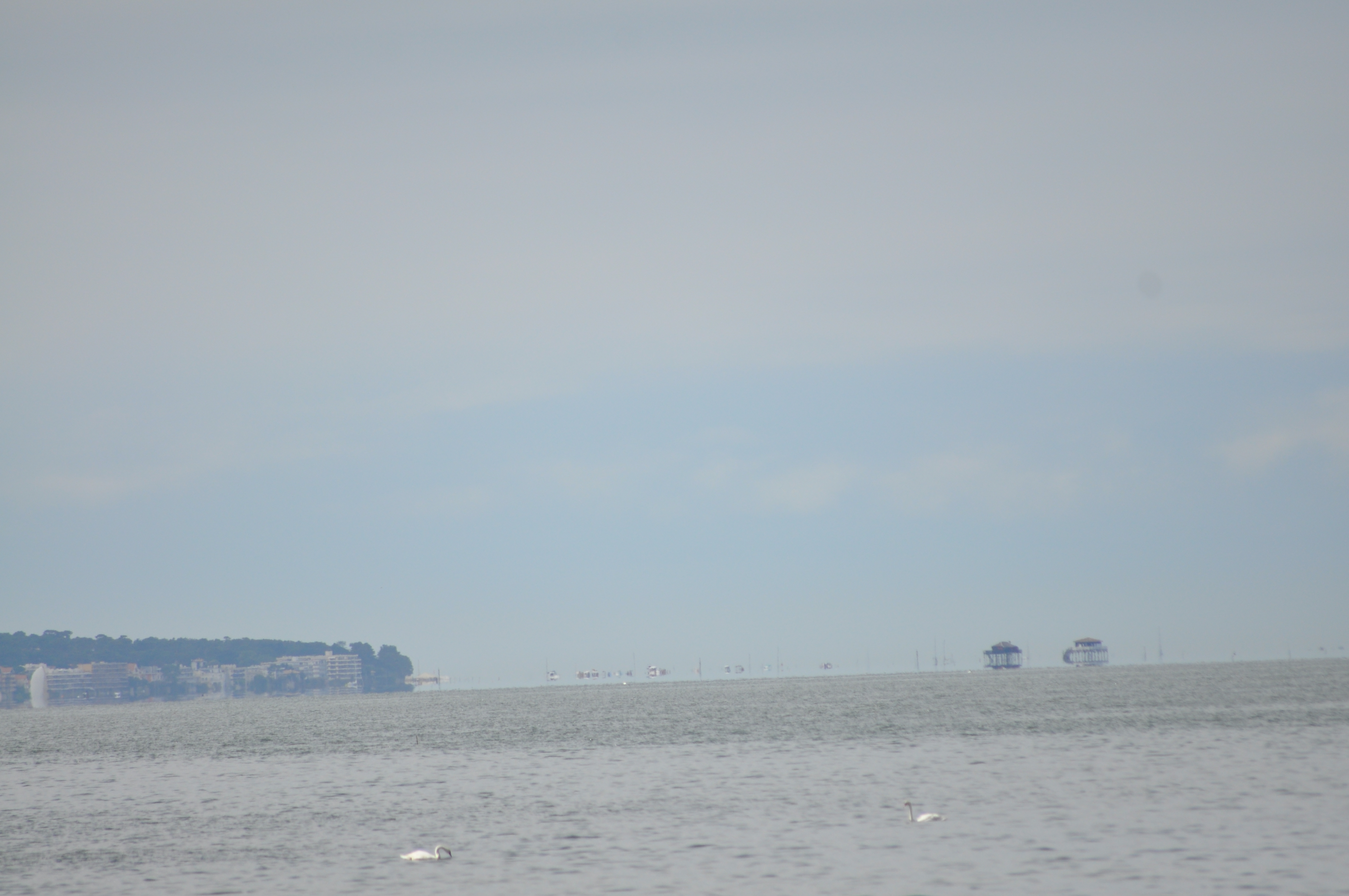 Les cabanes Tchanquées vues des côtes d' Arès Les cabanes Tchanquées vues des côtes d' Arès