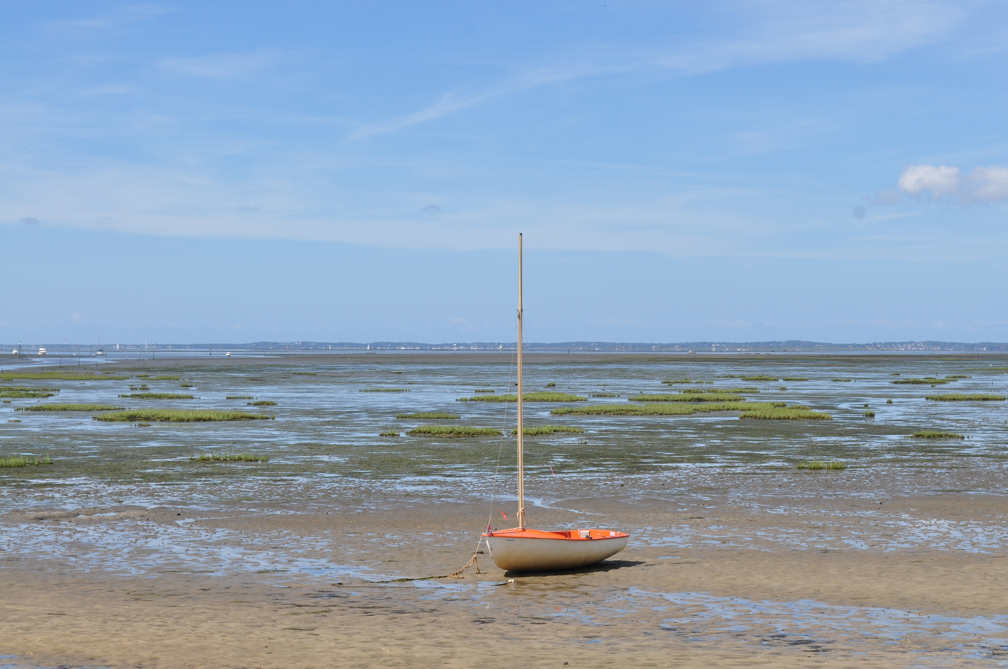 Bassin d' Arcachon à marée basse depuis la plage de Taussat Les Bains