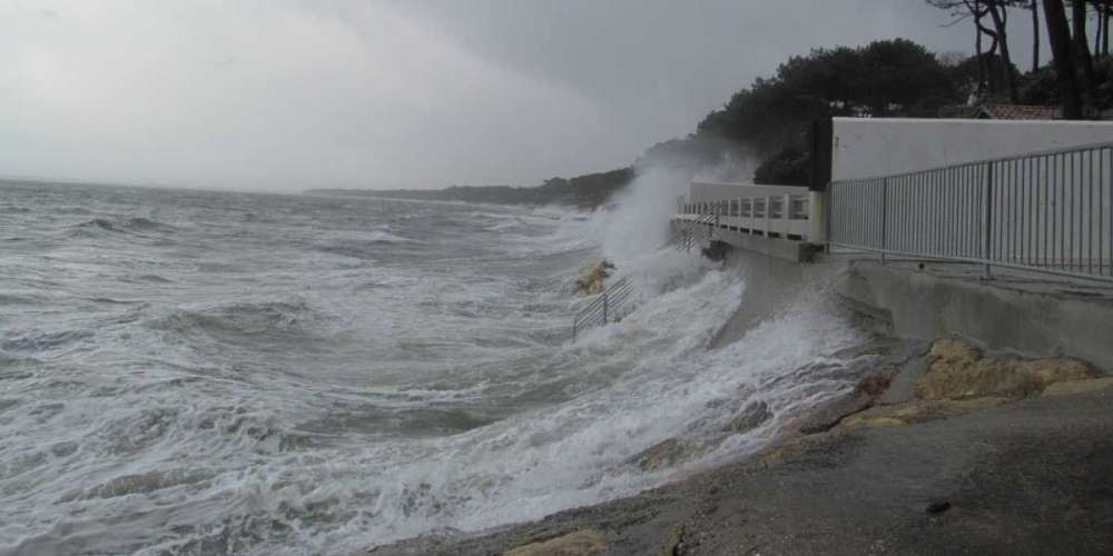 La tempête à la corniche au Pyla image PATSOURIS DAVID