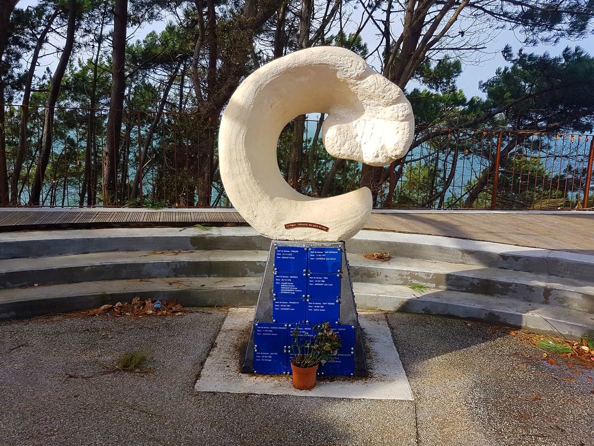 Aux marins du Bassin d' Arcachon morts en mer