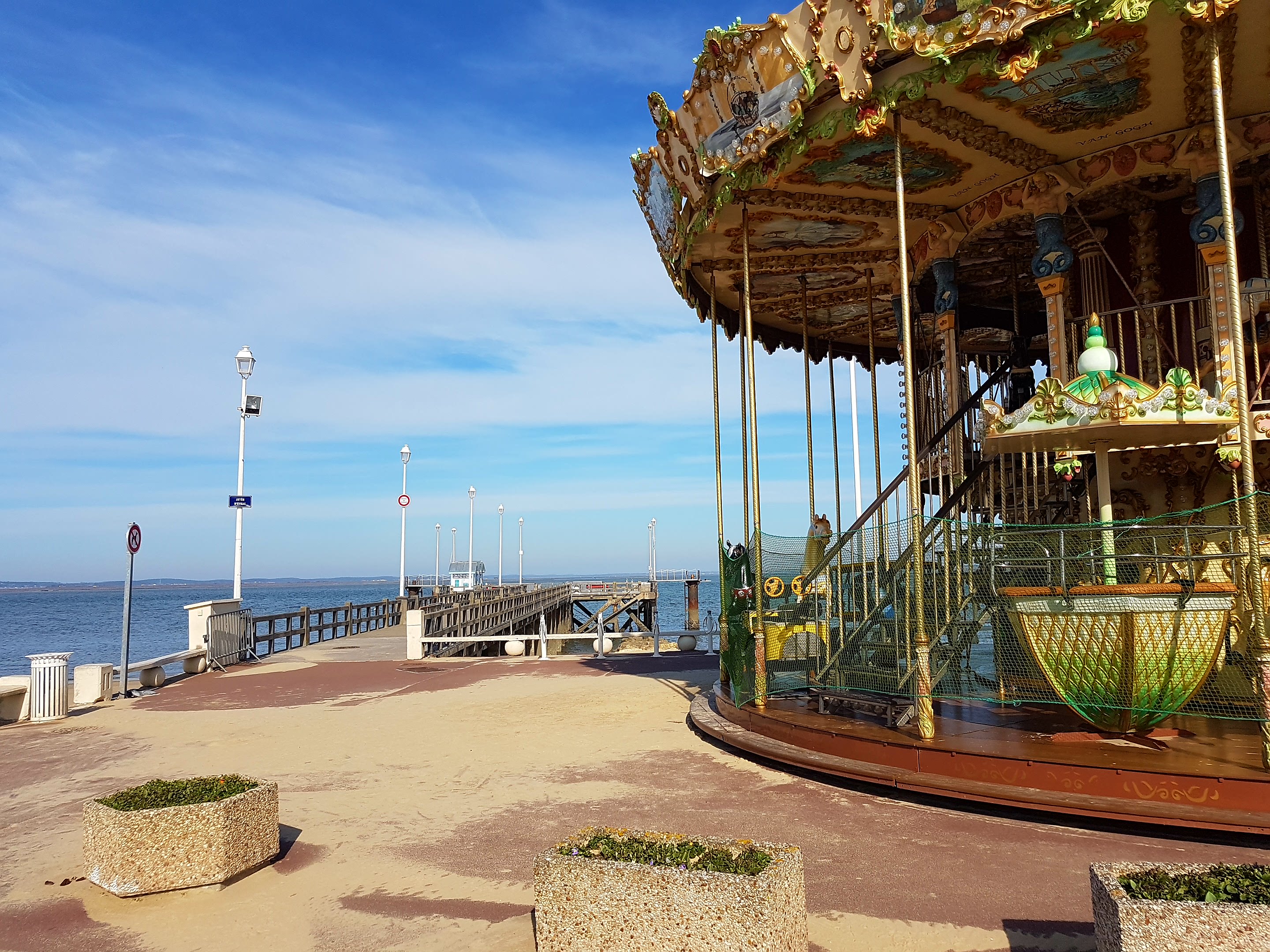 Carrousel à Arcachon près du Bassin