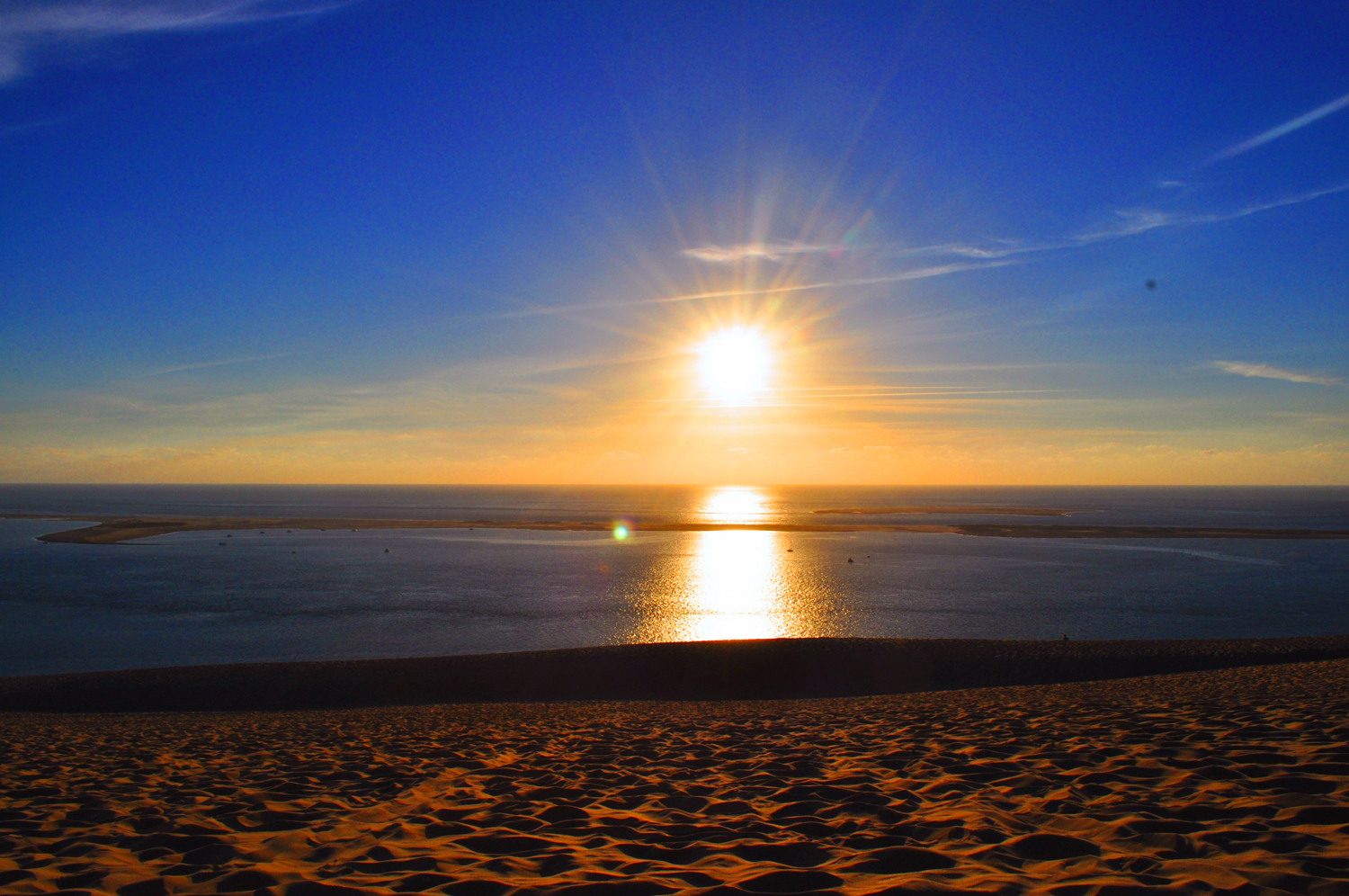Coucher de soleil depuis la dune lumineux