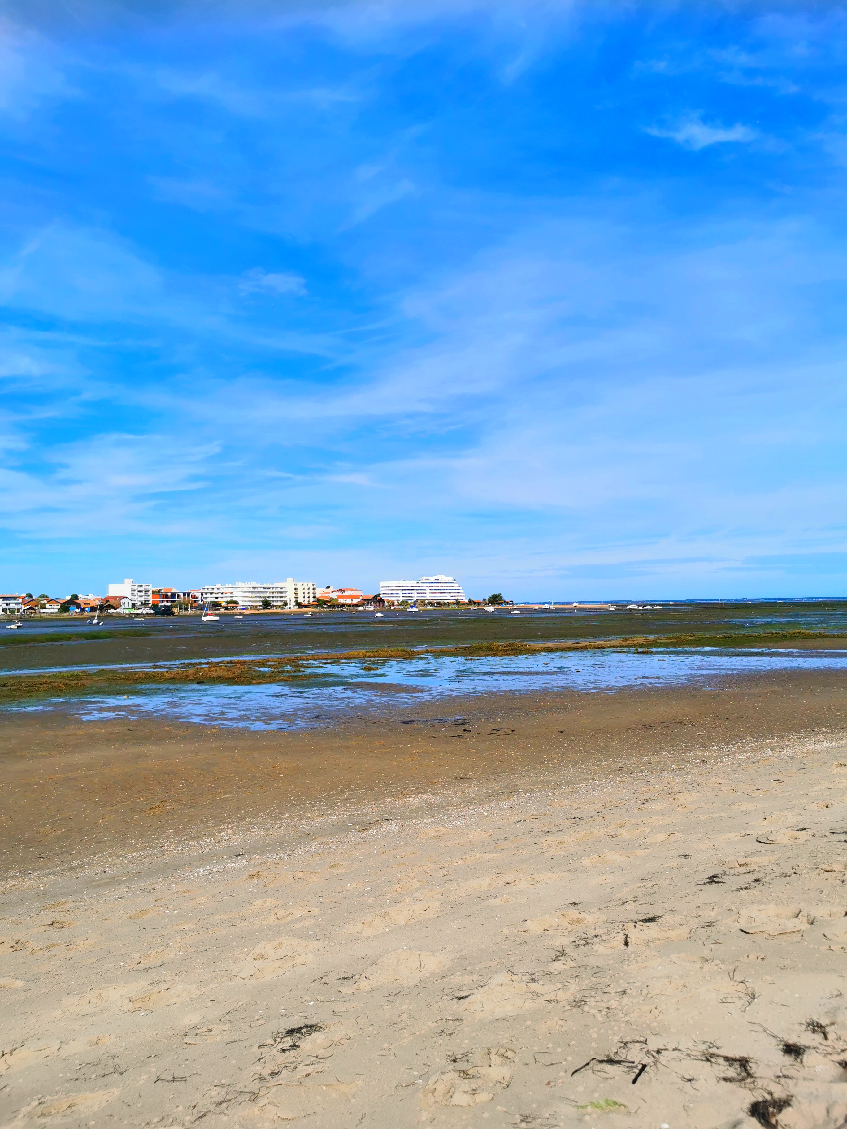 La plage de La Teste à vue sur le bassin, la Pointe de l’Aiguillon et les portes d’Arcachon