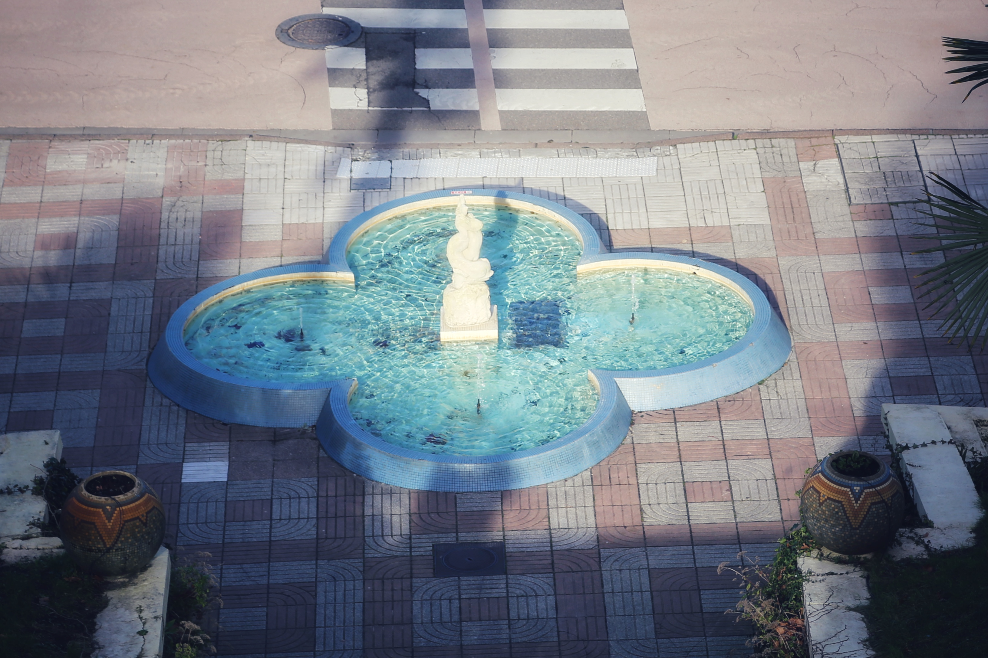 Fontaine à l’entrée du  parc mauresque