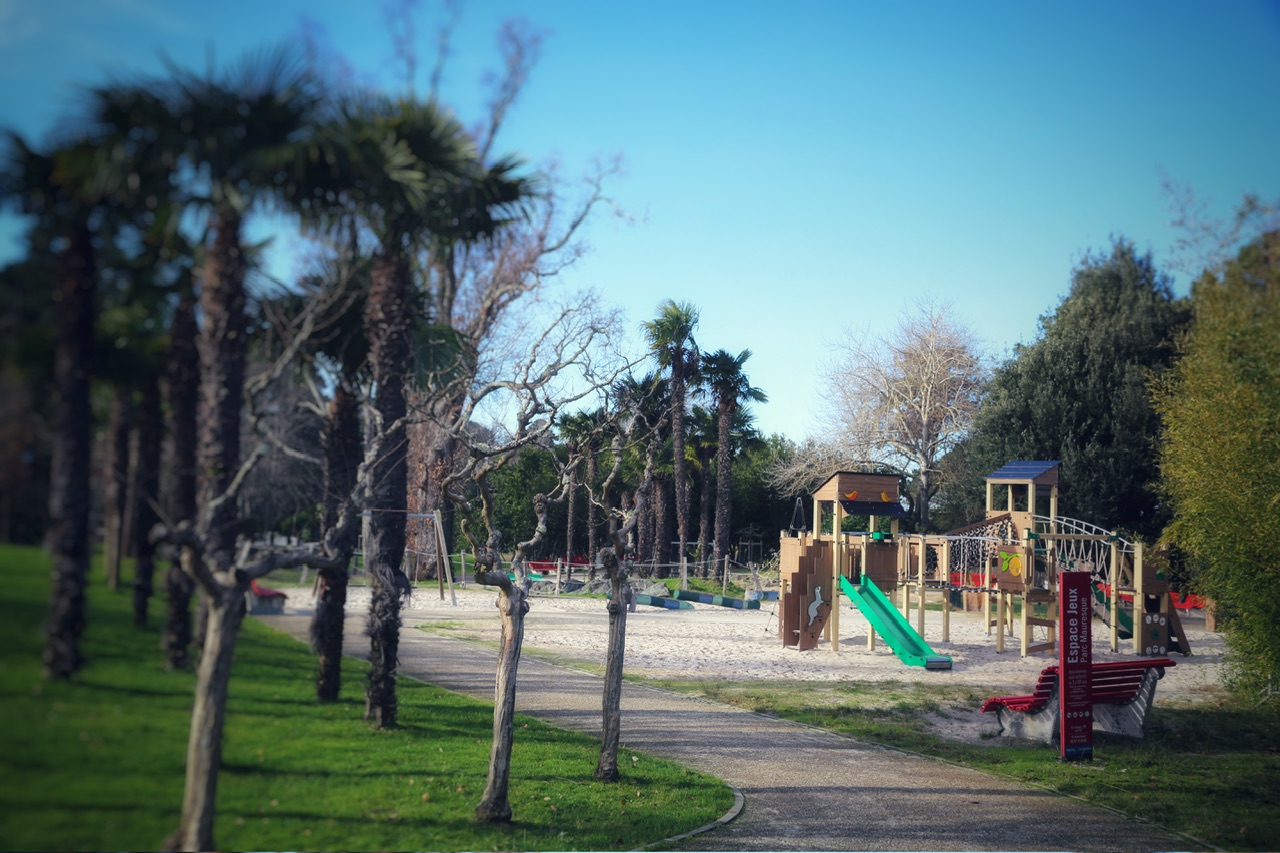 Jeux pour enfants au parc mauresque