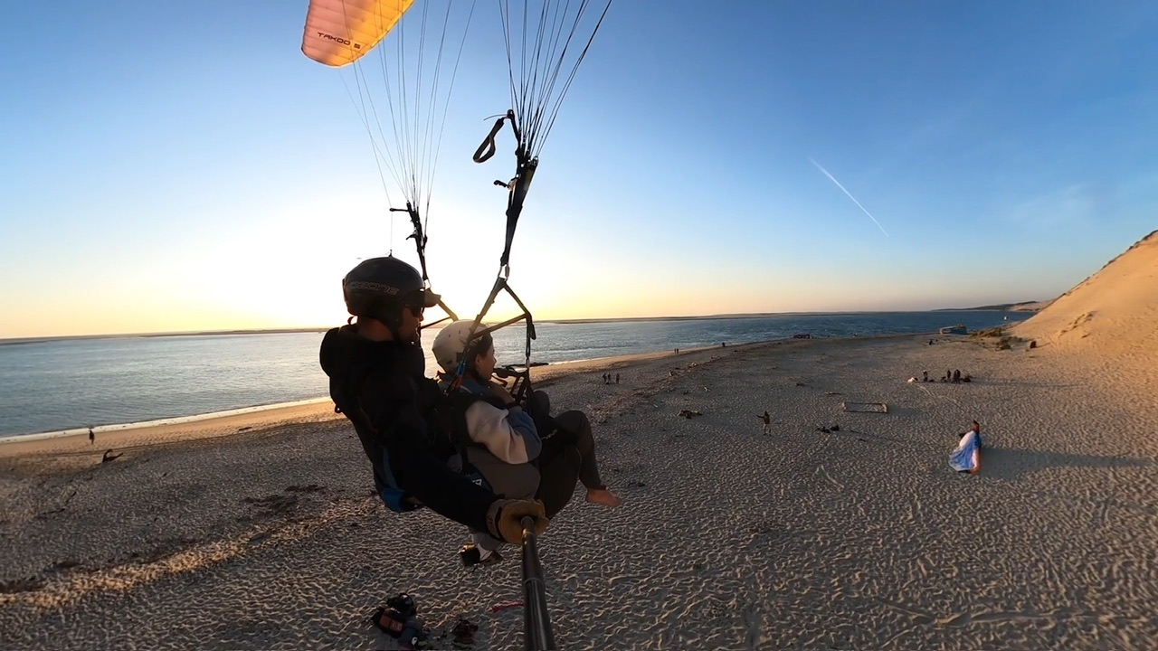 Pierre-Evelyn Jacob, moniteur de parapente sur la dune du pyla