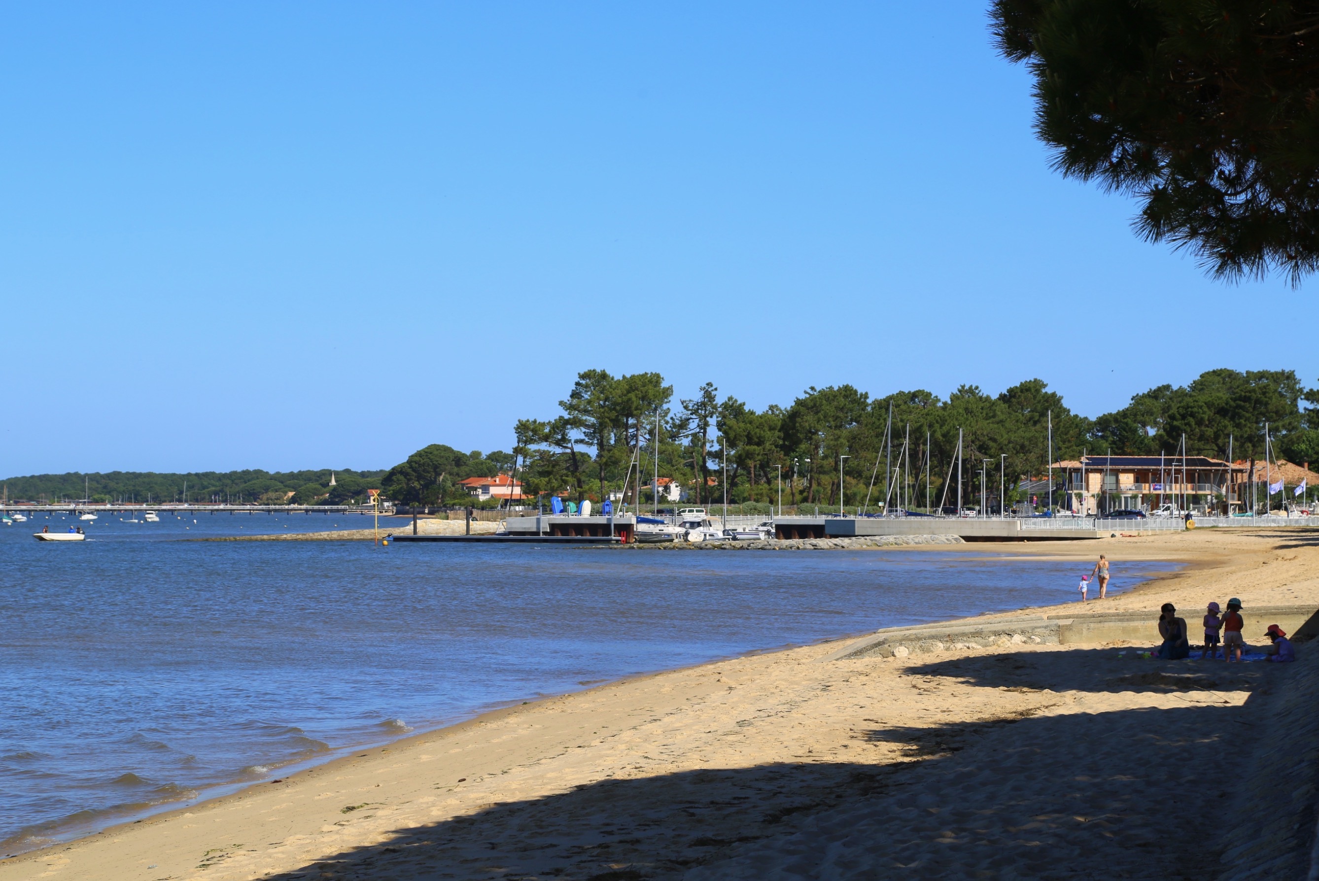 Plage à Andernos bons loin de l’école maternelle du betey