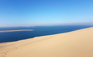 Dune du pilat en bleu et sable