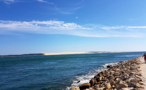 La dune du Pilat et entrée du bassin d' Arcachon