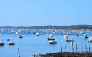 Beaucoup de bateaux devant grand Piquey