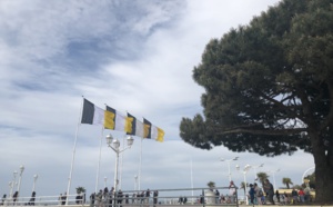 Quel est l’origine et la signification des couleurs du drapeau de la ville d’Arcachon ? Quel est l’origine et la signification des couleurs du drapeau de la ville d’Arcachon ?