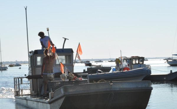 Plate (bateau) sur le bassin d' Arcachon