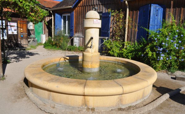 Fontaine célèbre du Bassin d' Arcachon