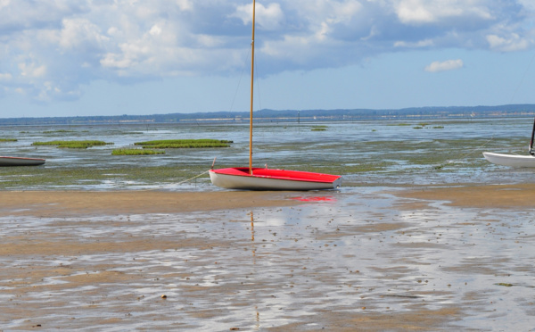 Bateau à Taussat, bassin à marée basse