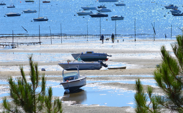 Balade entre bateaux sur le bassin d' Arcachon