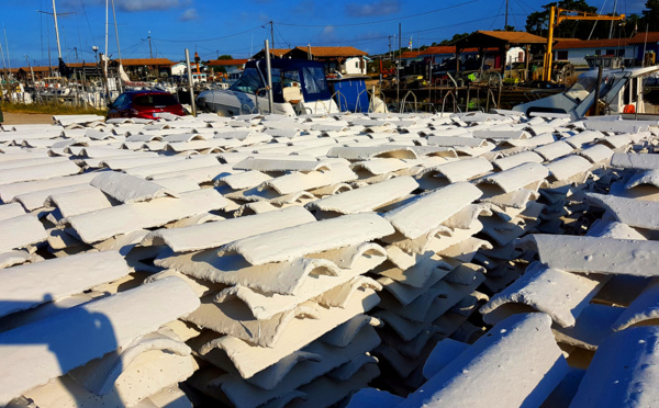 A quoi servent ses tuiles blanches sur le Bassin d' Arcachon ? Pour des toits ?