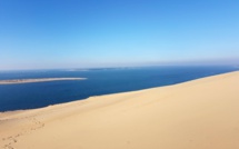 Dune du pilat en bleu et sable