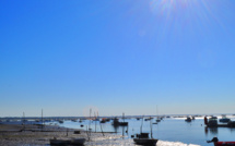 Bateaux à Claouey et soleil