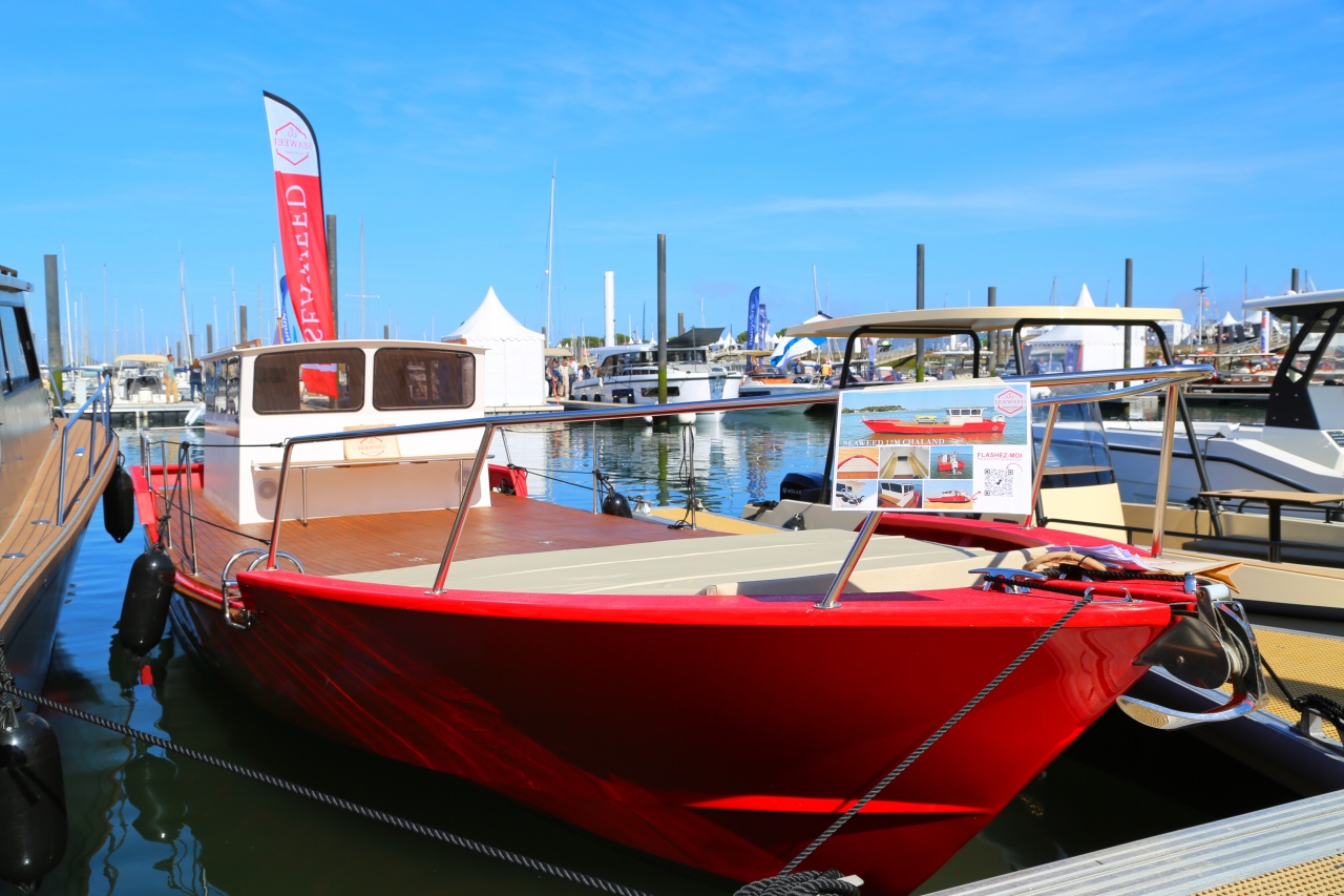 Chaland au salon nautique d’Arcachon Chaland au salon nautique d’Arcachon